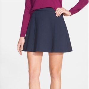Michael Kors navy flared skirt with elastic waist. (JJ200)